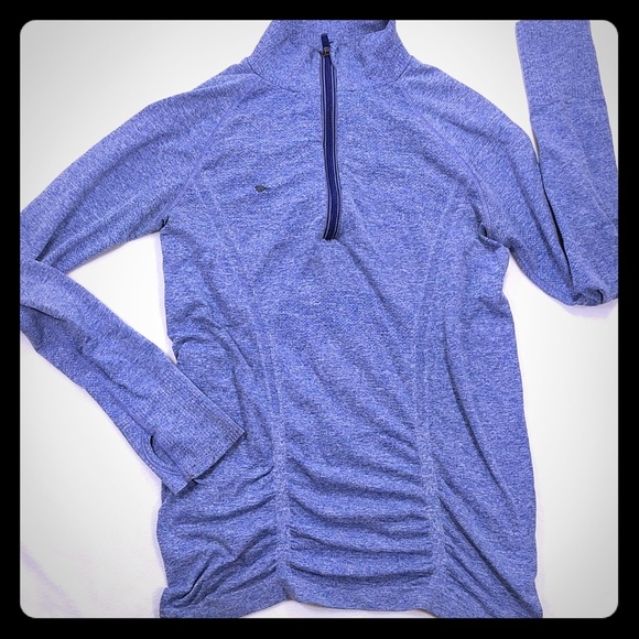 Long sleeve half-zip athletica top w/ thumb holes - Picture 2 of 8
